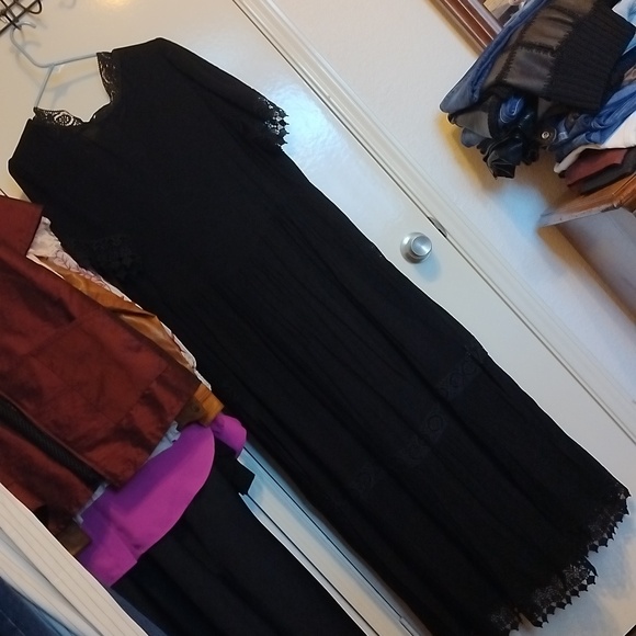 Black Cover Up from Forever 21 - Picture 5 of 9